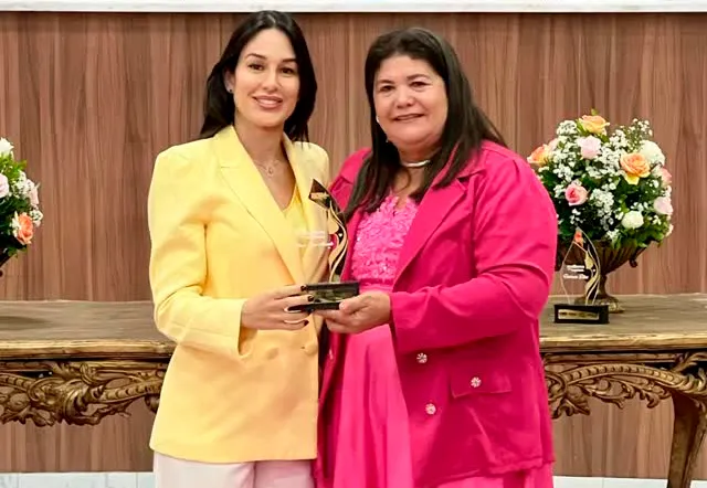 Primeira-dama Abiara Dias destaca avanços e o protagonismo feminino durante sessão solene em Brumado